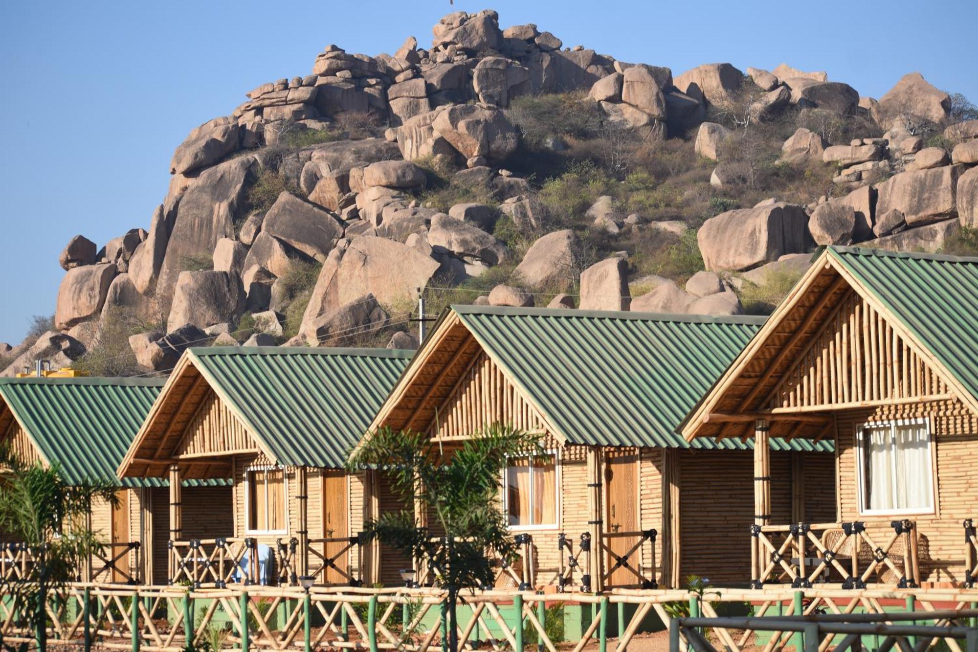 Mowgli'S Cafe Hampi & Guest House المظهر الخارجي الصورة