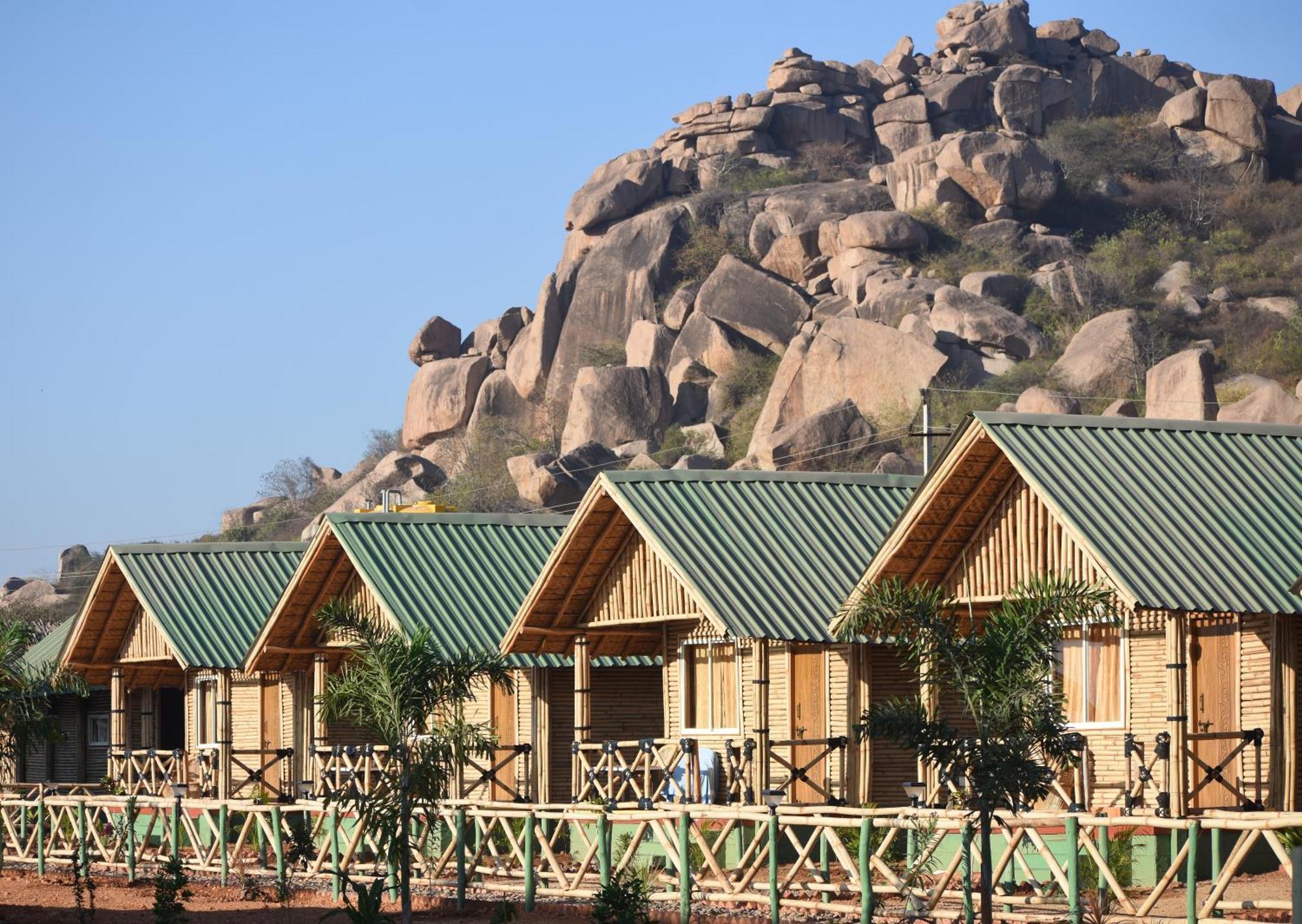 Mowgli'S Cafe Hampi & Guest House المظهر الخارجي الصورة