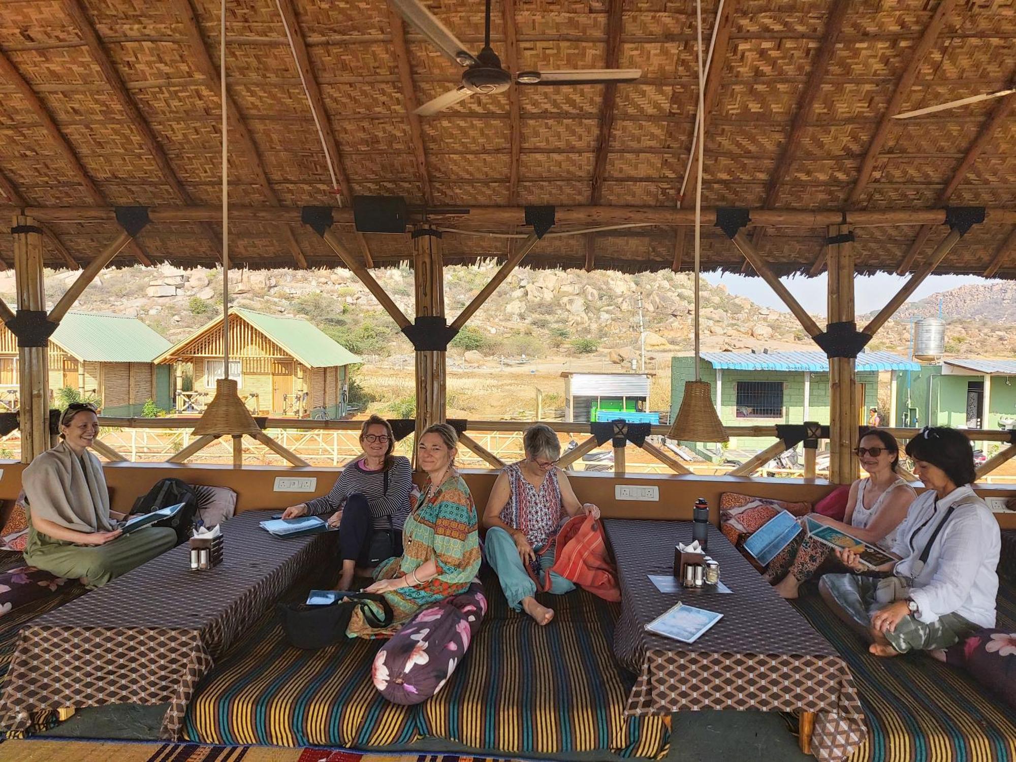 Mowgli'S Cafe Hampi & Guest House المظهر الخارجي الصورة