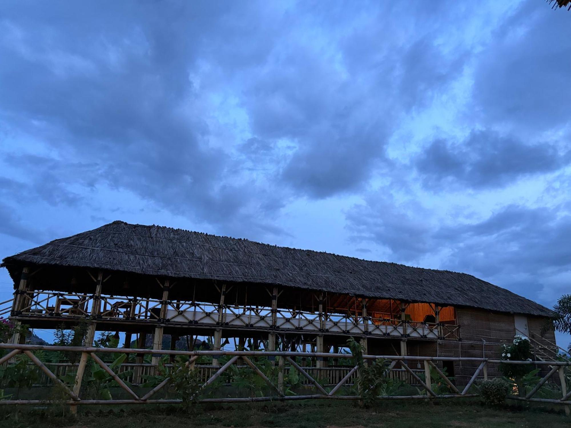 Mowgli'S Cafe Hampi & Guest House المظهر الخارجي الصورة