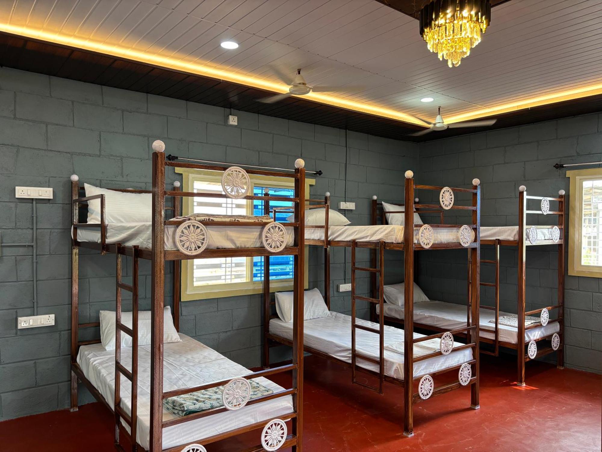 Mowgli'S Cafe Hampi & Guest House المظهر الخارجي الصورة
