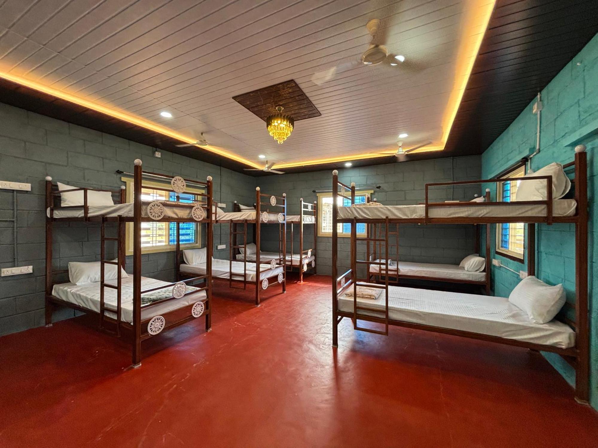 Mowgli'S Cafe Hampi & Guest House المظهر الخارجي الصورة