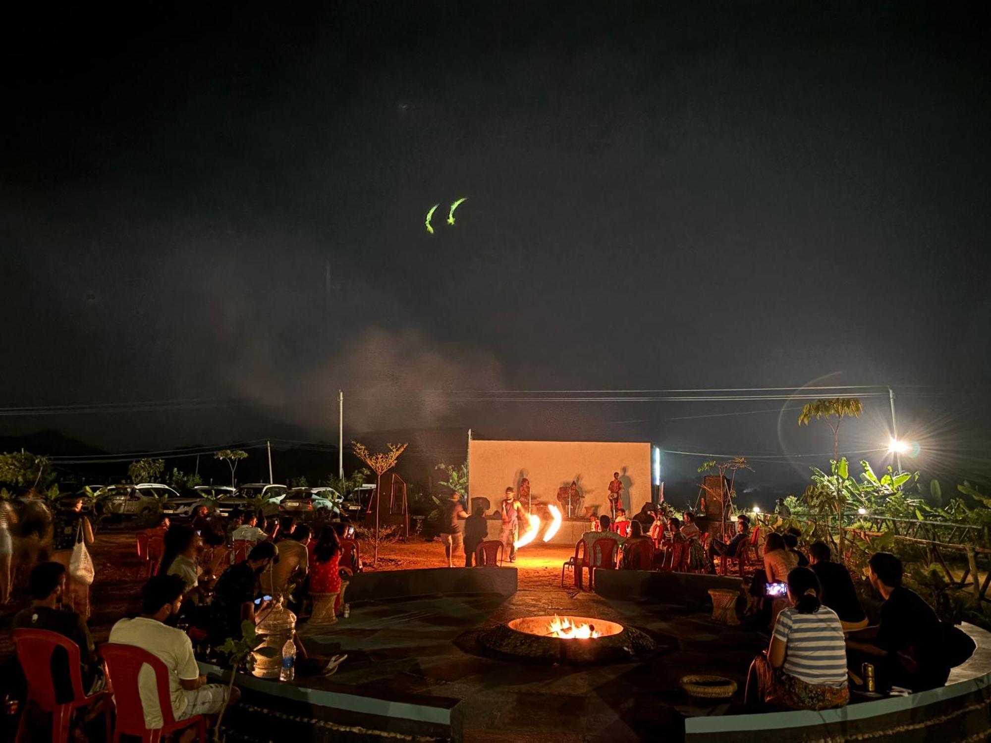 Mowgli'S Cafe Hampi & Guest House المظهر الخارجي الصورة