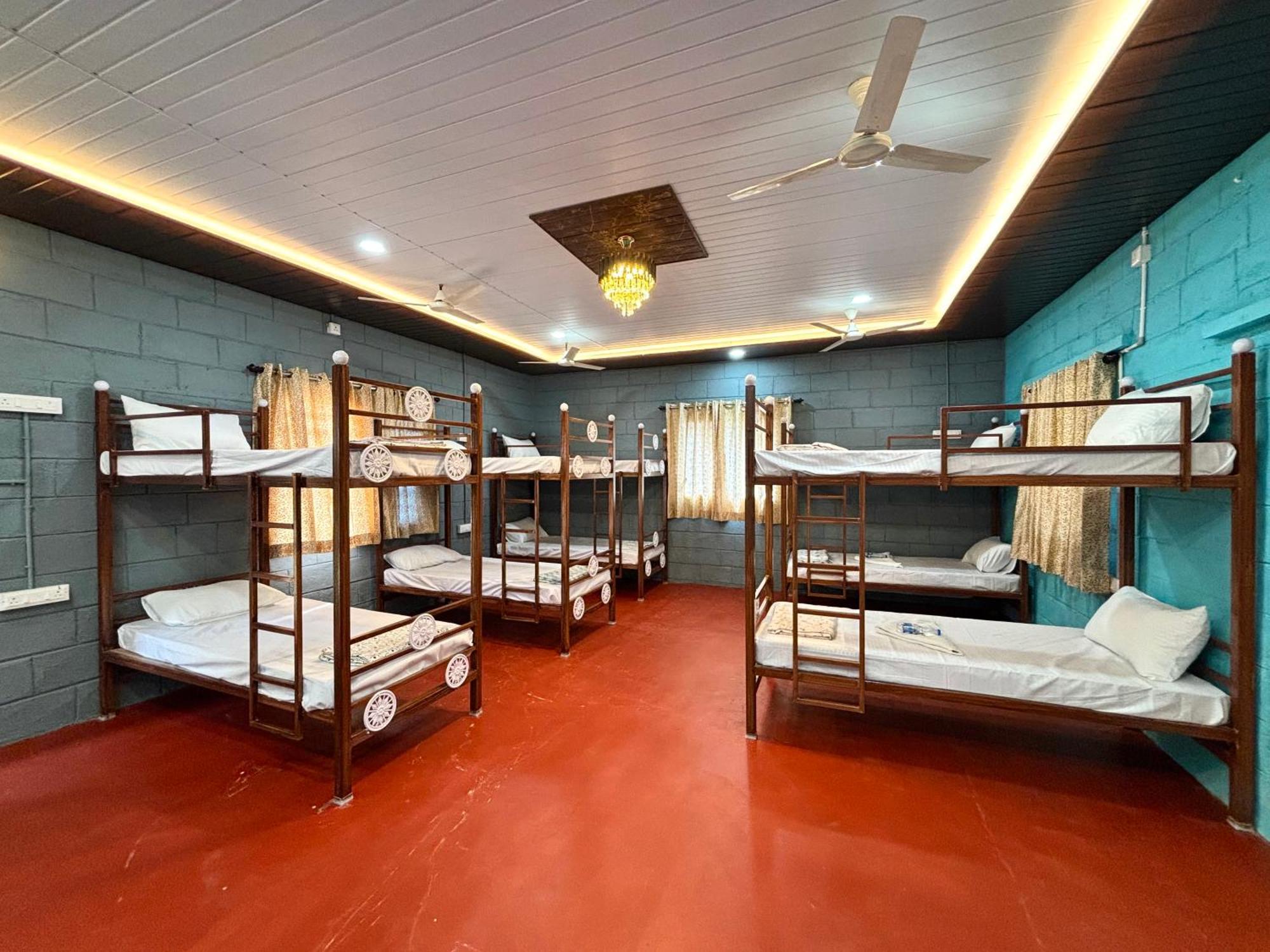Mowgli'S Cafe Hampi & Guest House المظهر الخارجي الصورة