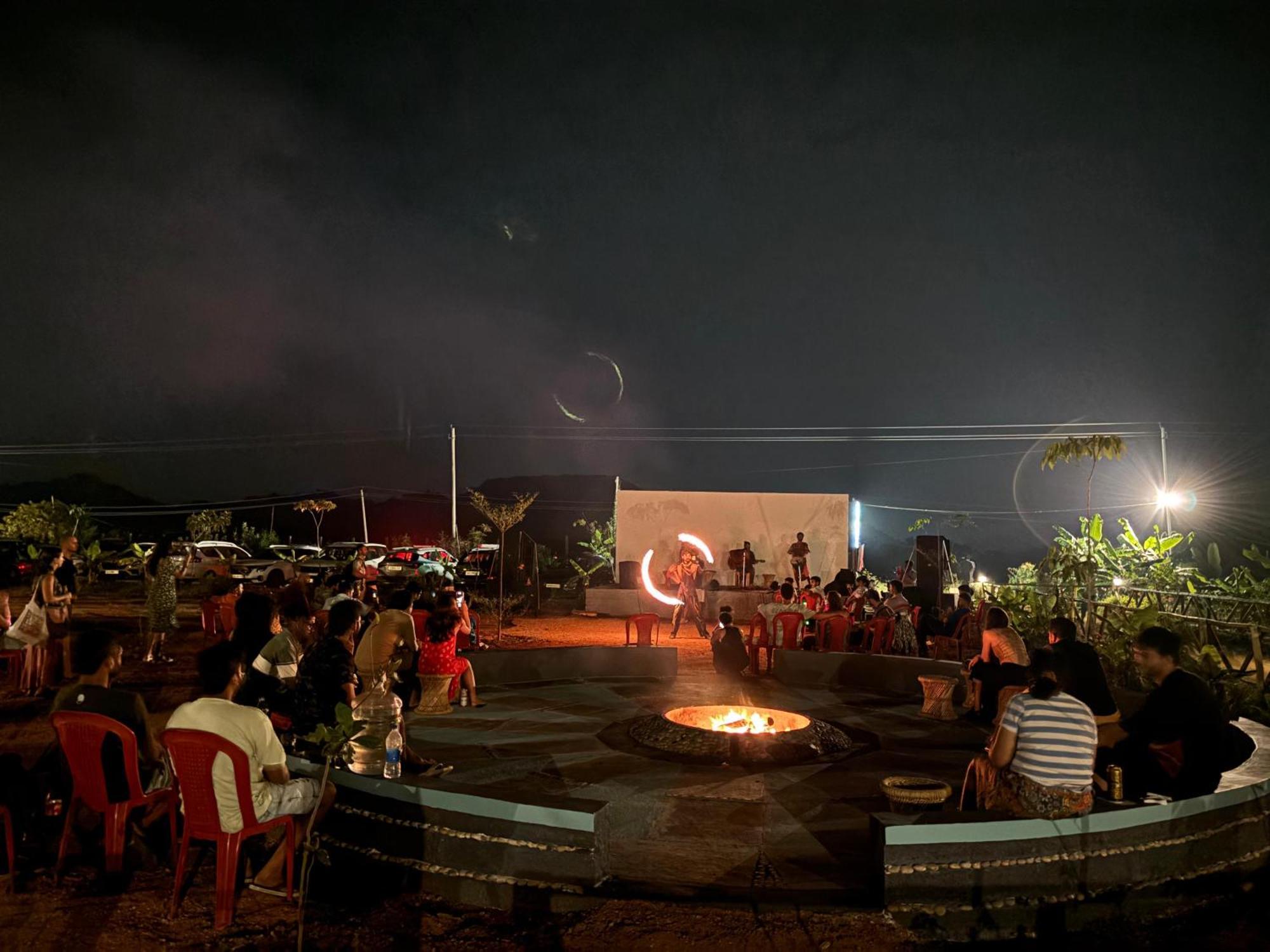 Mowgli'S Cafe Hampi & Guest House المظهر الخارجي الصورة