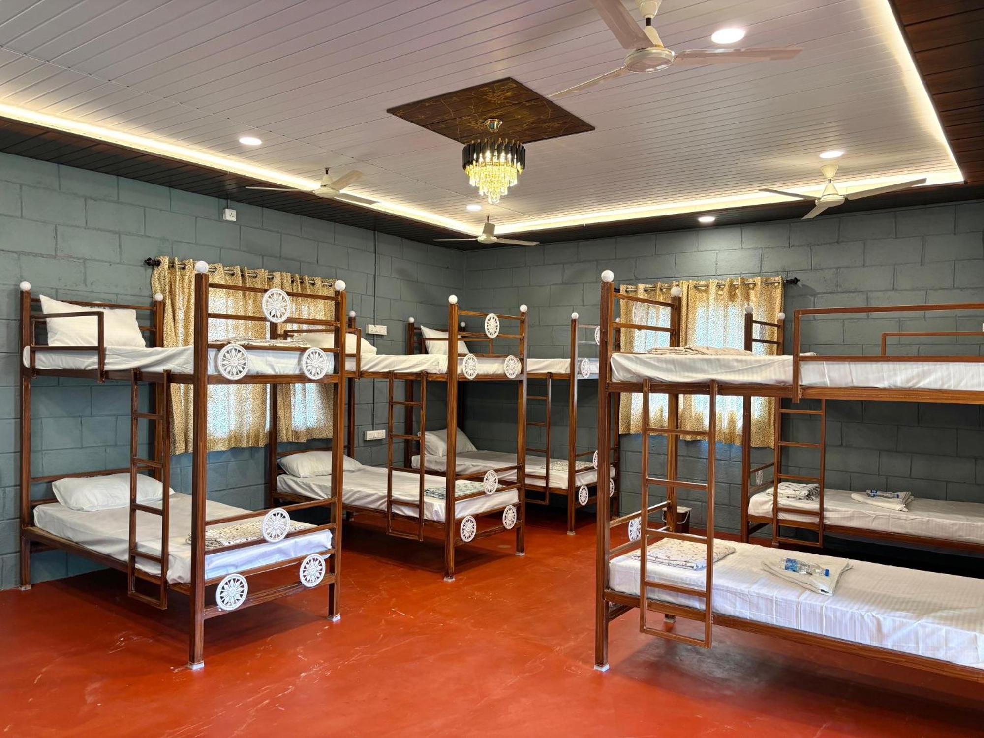 Mowgli'S Cafe Hampi & Guest House المظهر الخارجي الصورة